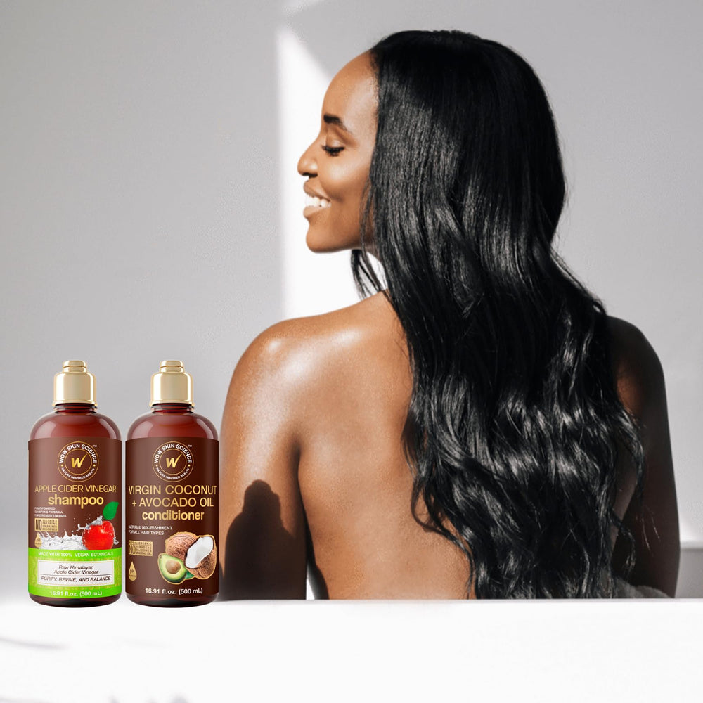 Cheveux brillants WOW Skin Science après utilisation, apparence saine et souples.