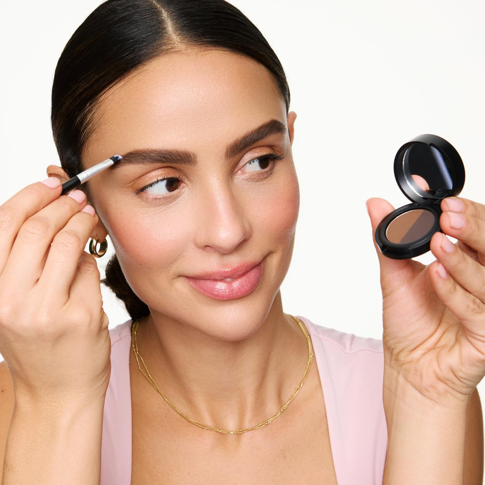 Trois teintes WUNDERBROW adaptées à une large carnation et couleur de cheveux