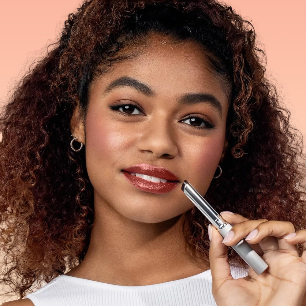 Wyihg baume lèvres application rapide pour un look frais