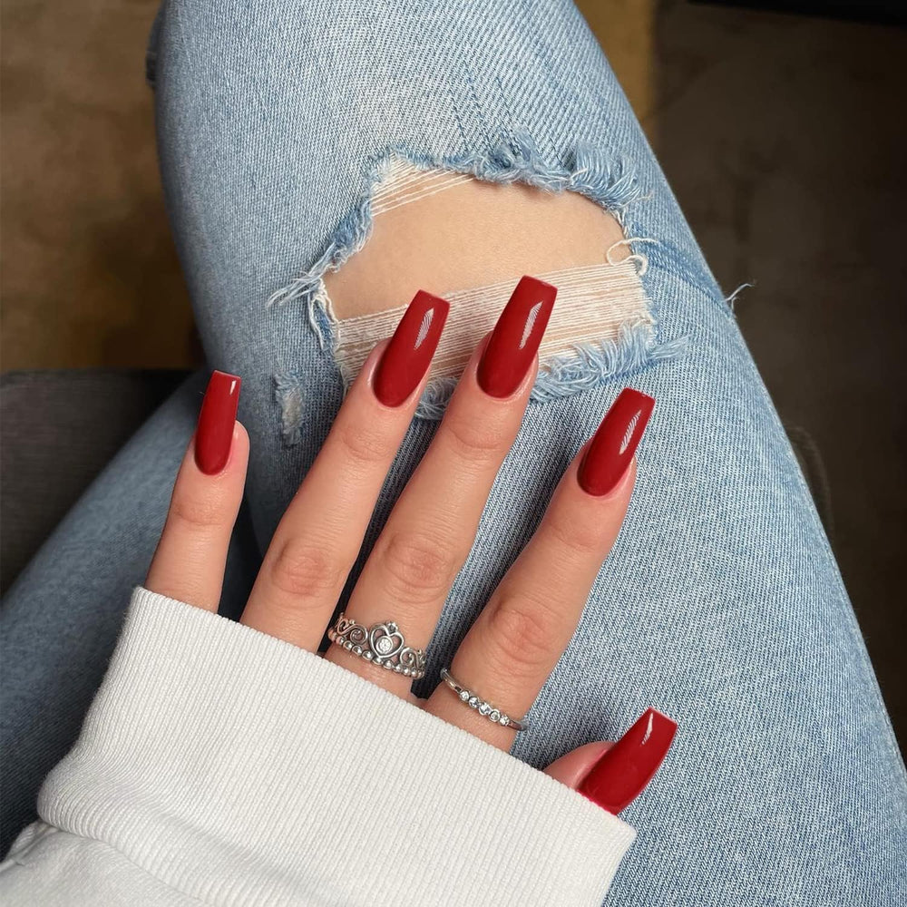 Ongles XCREANDO auto-collants, rectangle moyen, gros plan, rendu naturel et durable.
