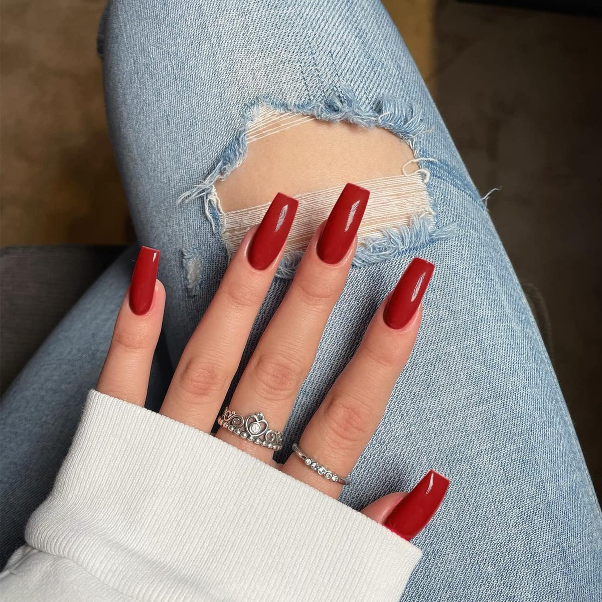 Ongles XCREANDO auto-collants, rectangle moyen, gros plan, rendu naturel et durable.
