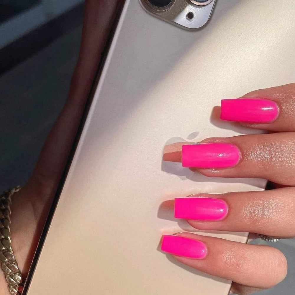 Échantillon couleur rose neon des ongles XCREANDO, pour visualiser le rendu vif.