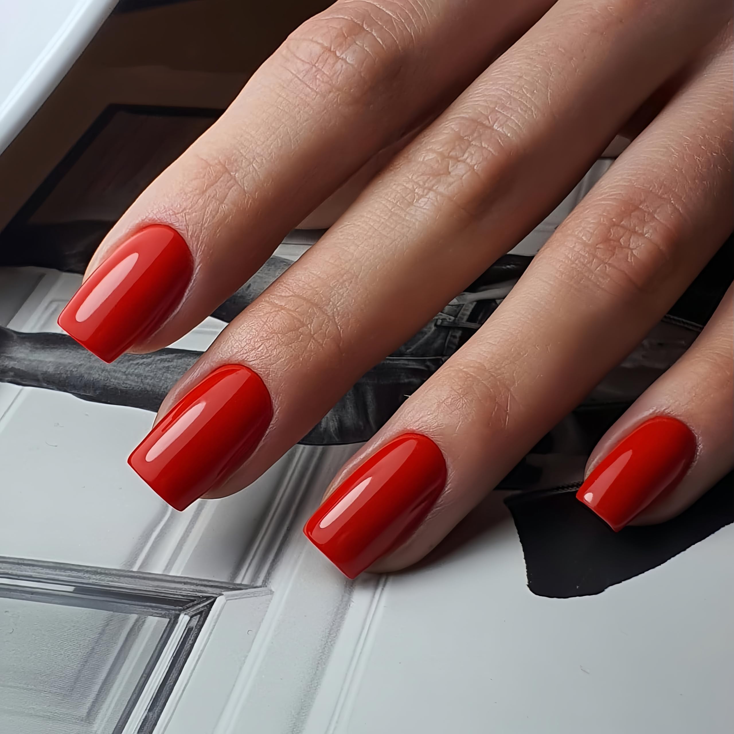 Les ongles XCREANDO paraissent naturels et légers pour une manucure crédible.