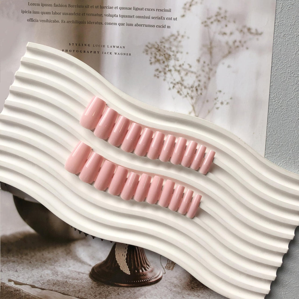 Ongles XCREANDO rose, épaisseur renforcée pour durabilité et confort au quotidien.