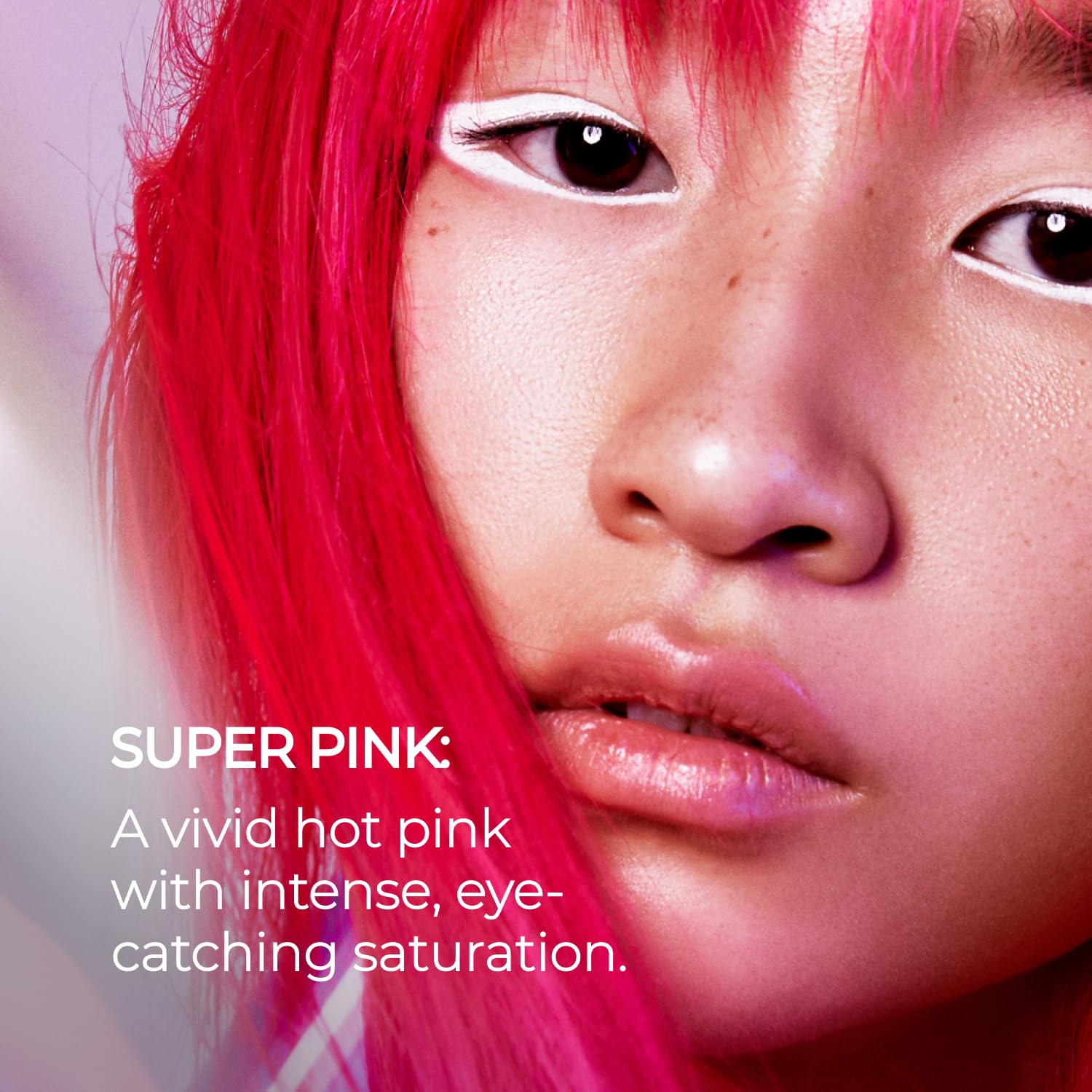 XMONDO Super Pink: gros plan sur le pigment vibrant adhérant au cuticule.