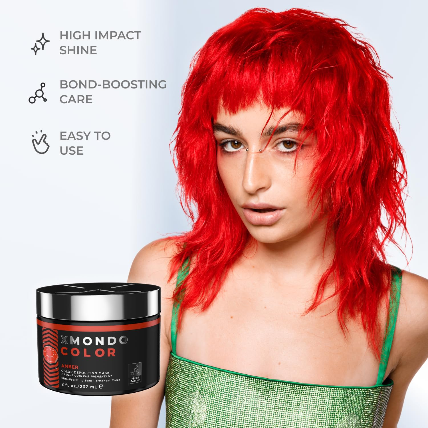 Application du masque avec gants et peigne pour une répartition homogène.