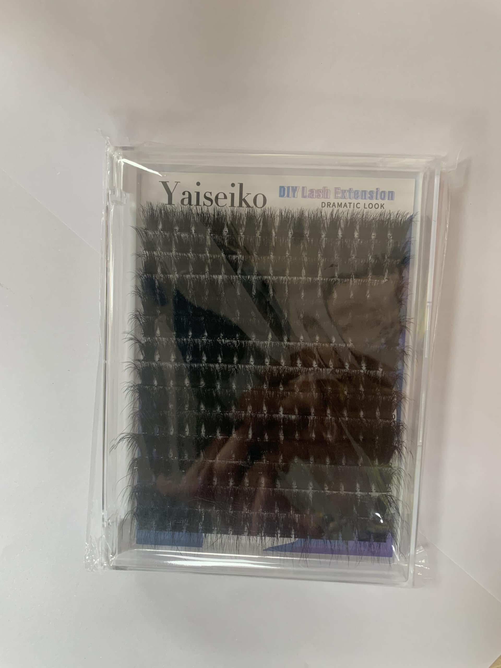 Yaiseiko aspect noir mat pour un regard naturel et intense.