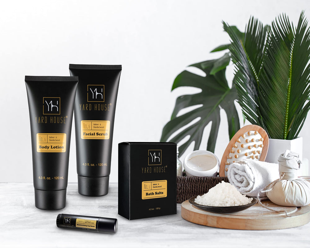 Gommage visage Yard House, exfoliation légère pour peau propre.
