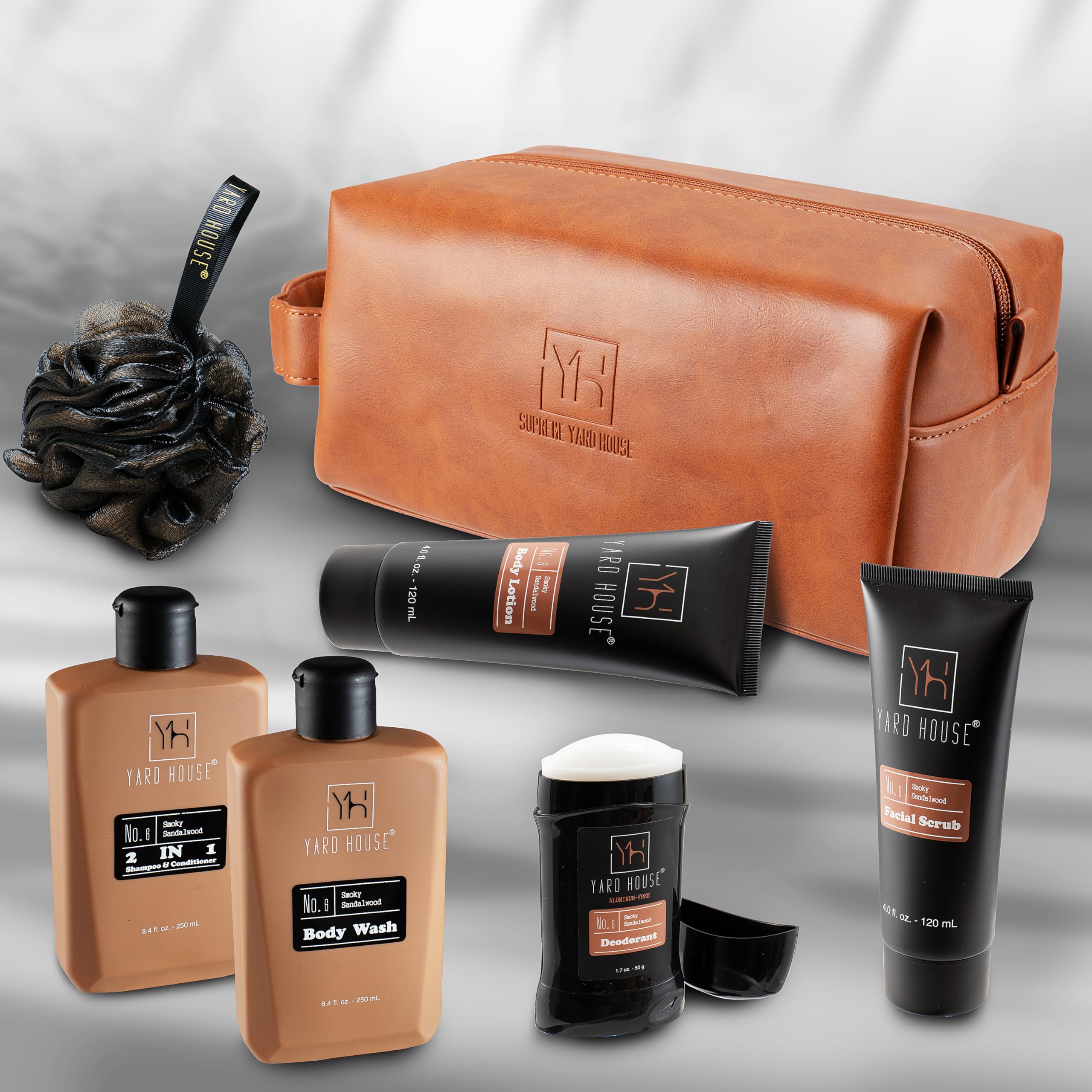 Sac toilette en cuir Yard House, rangement élégant pour vos produits de soin.