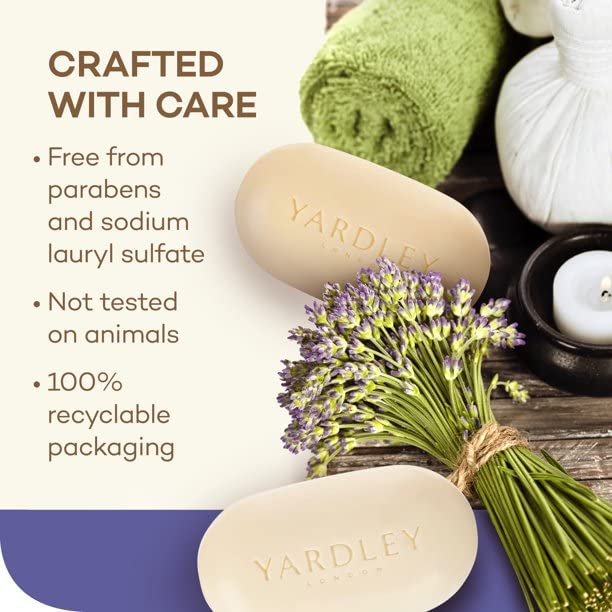 Texture mousse lavande Yardley London, sensation soyeuse pour une peau douce.