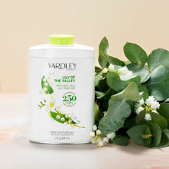 Texture soyeuse en gros plan pour une sensation de fraîcheur durable Yardley London