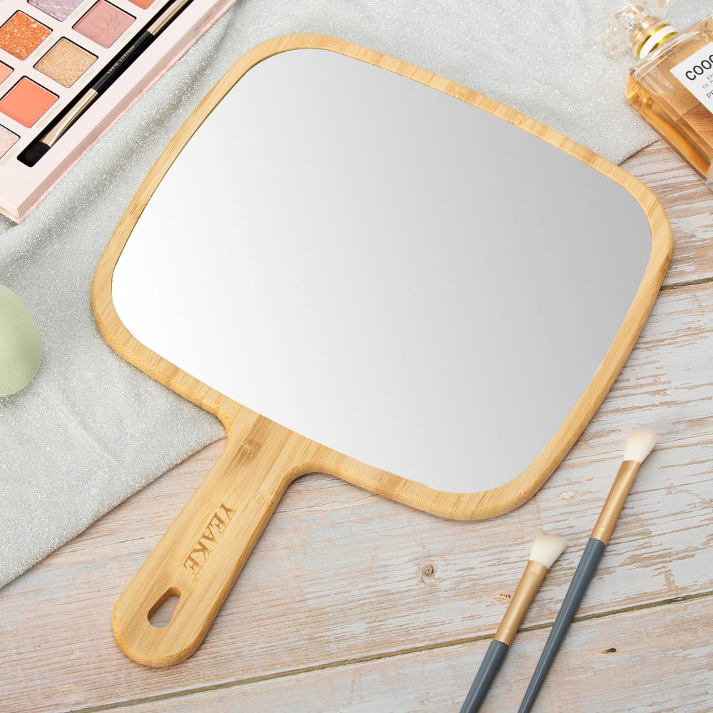 Design moderne du miroir YEAKE, idéal pour salons et soins professionnels