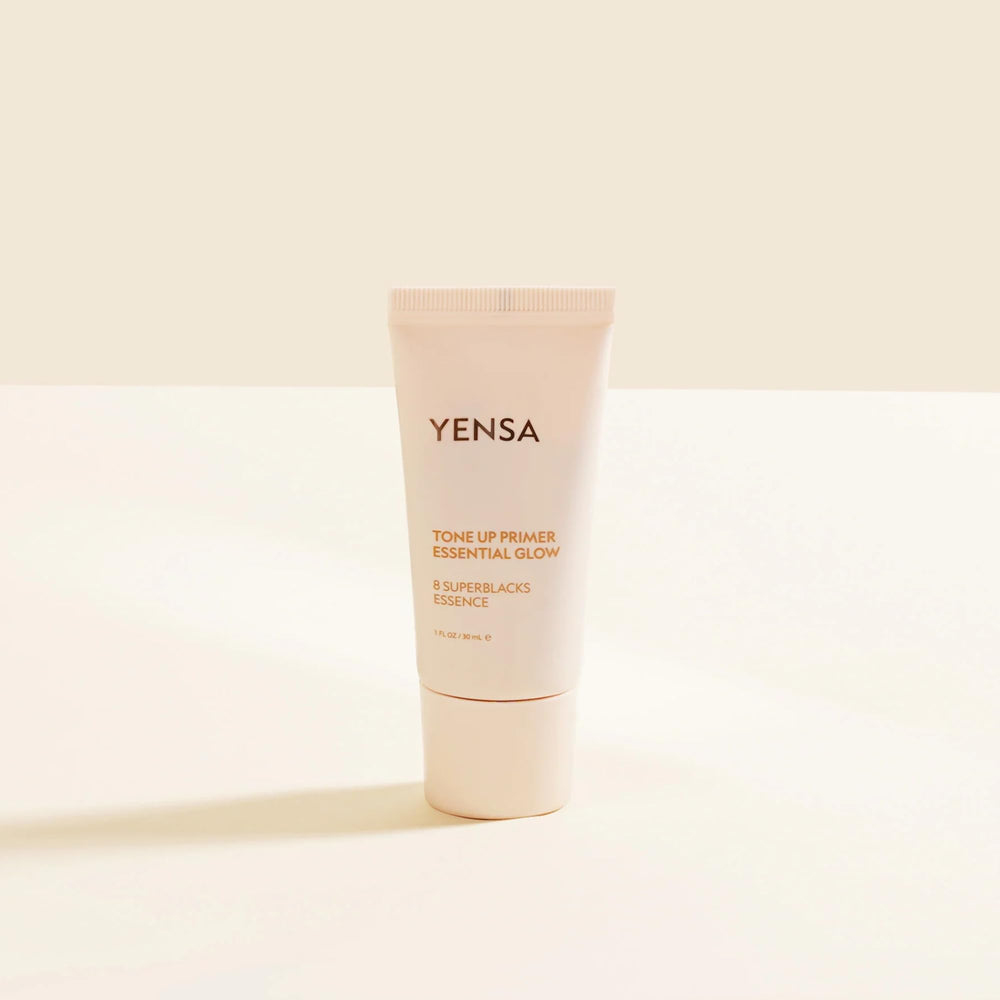 YENSA Tone Up Essential Glow Primer – texture légère et satinée pour fini invisible.