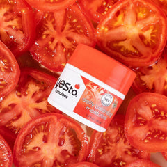Yes To Tomatoes crème légère jour et nuit – emballage pratique et facile à doser.