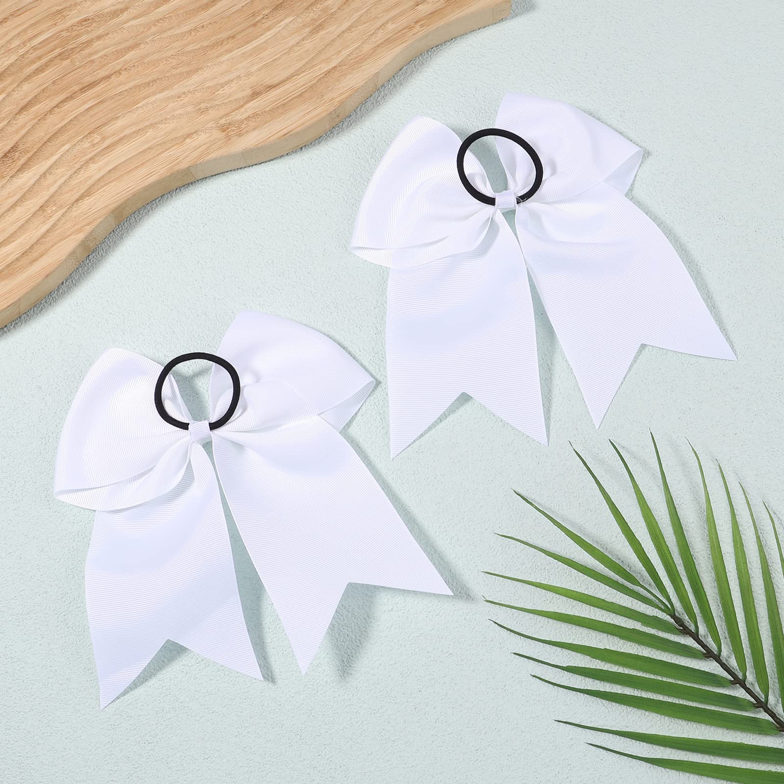 Boucles-pompon blanc YHXX YLEN, option adorable pour les événements.