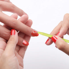YINYIN cutter-cuticule triangle — coupe nette et efficace.