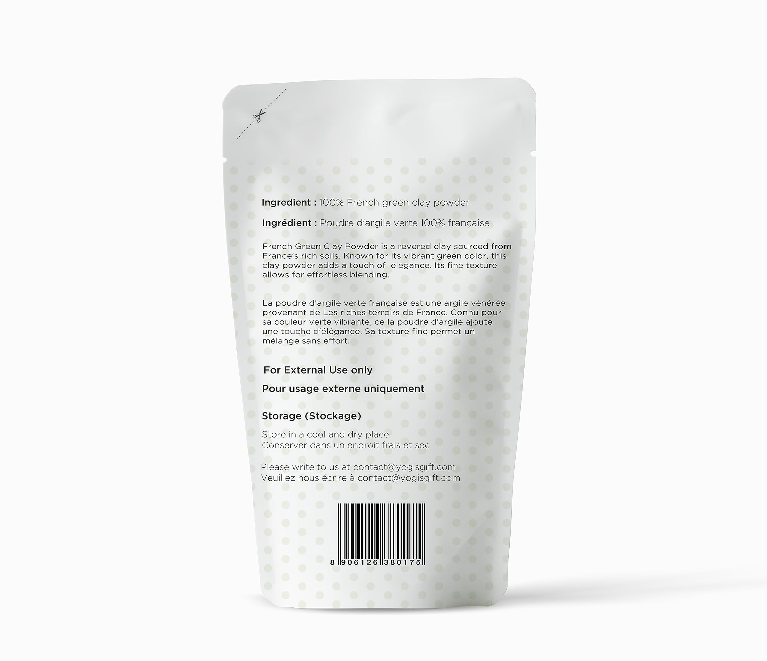 Masque d'argile verte française Yogi's Gift sur le visage pour une peau nette.