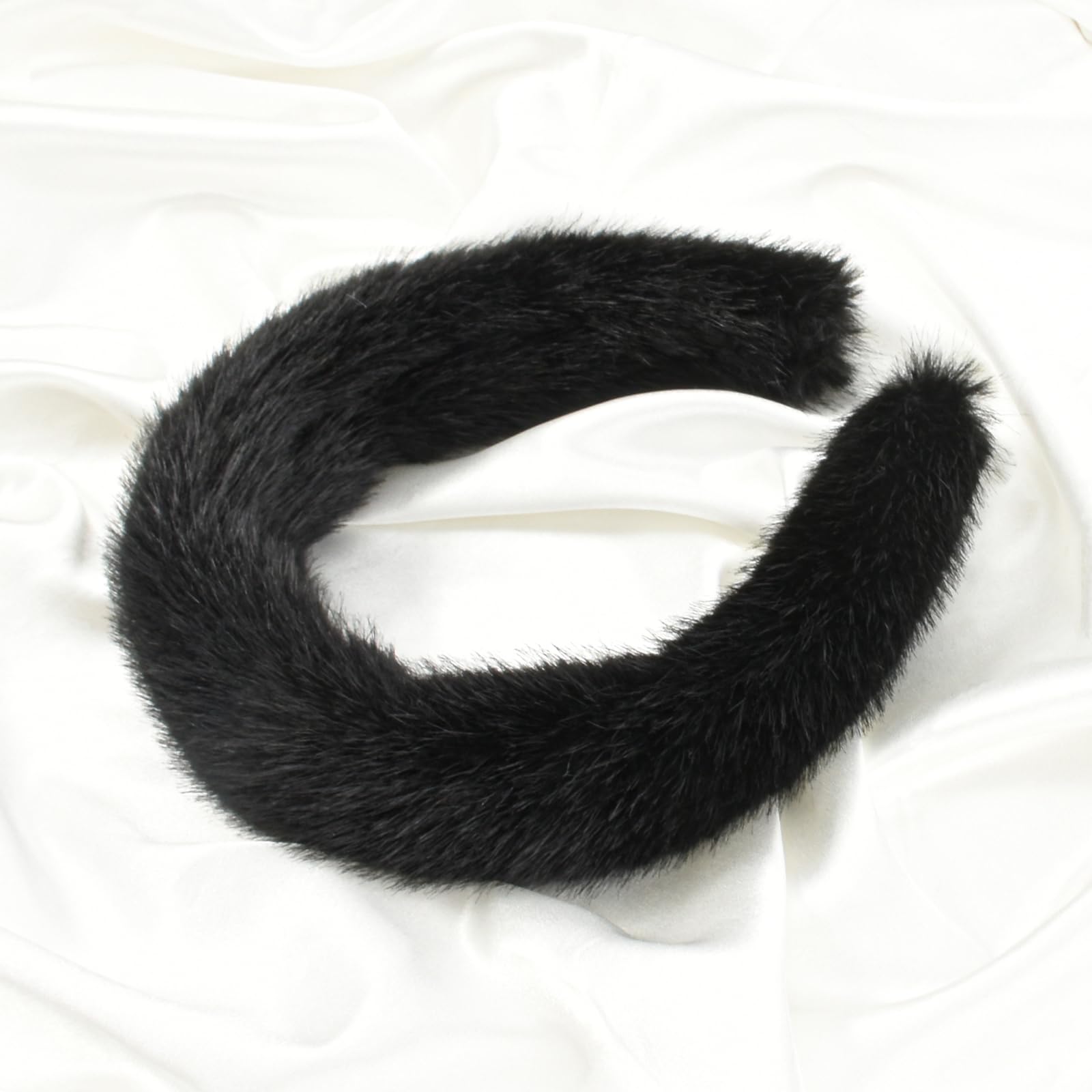 Bandeau Yonchic en fausse fourrure noir pour un confort quotidien