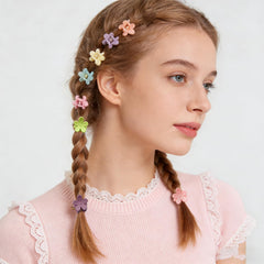 Accessoires cheveux fleurs vives apportant couleur et gaieté au quotidien.