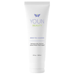 Bouteille du nettoyant visage au thé vert YOUN Beauty, hydratant et doux.