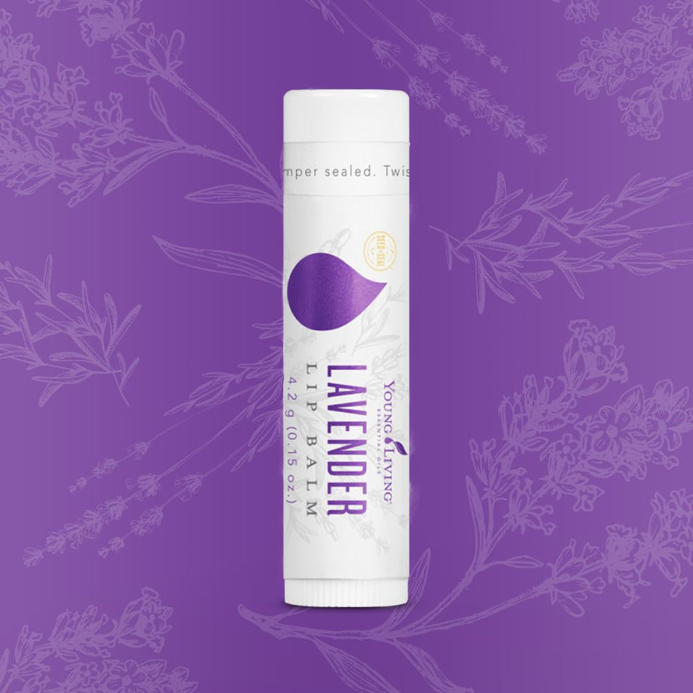 Texture hydratante du baume Lavande Young Living pour des lèvres douces toute la journée.