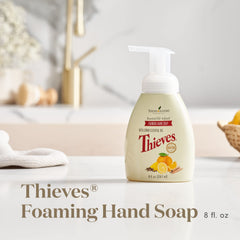 Young Living Thieves pompe mousse mains, application rapide et pratique.