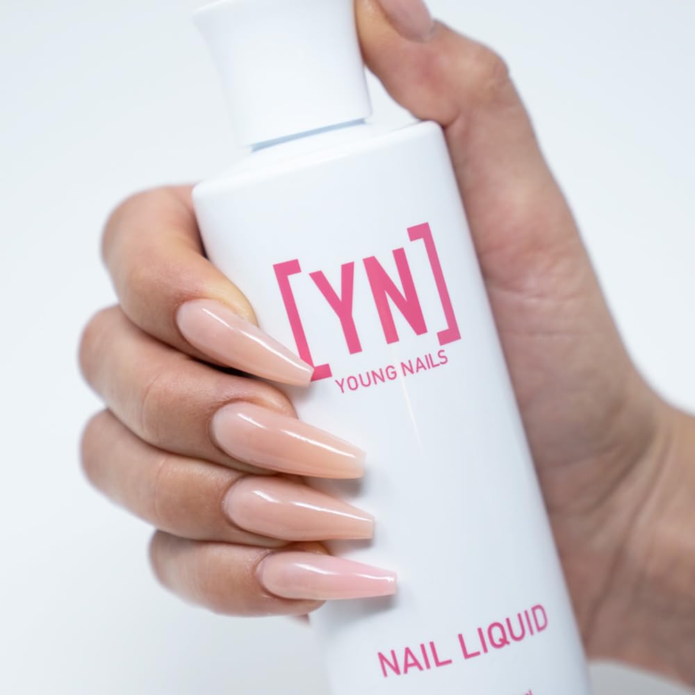 Young Nails Monomere: adhesion superieure et durabilite des ongles acryliques.