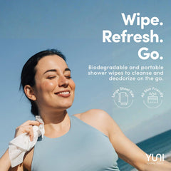 Lingettes corps sans rinçage YUNI Beauty utilisées en déplacement.