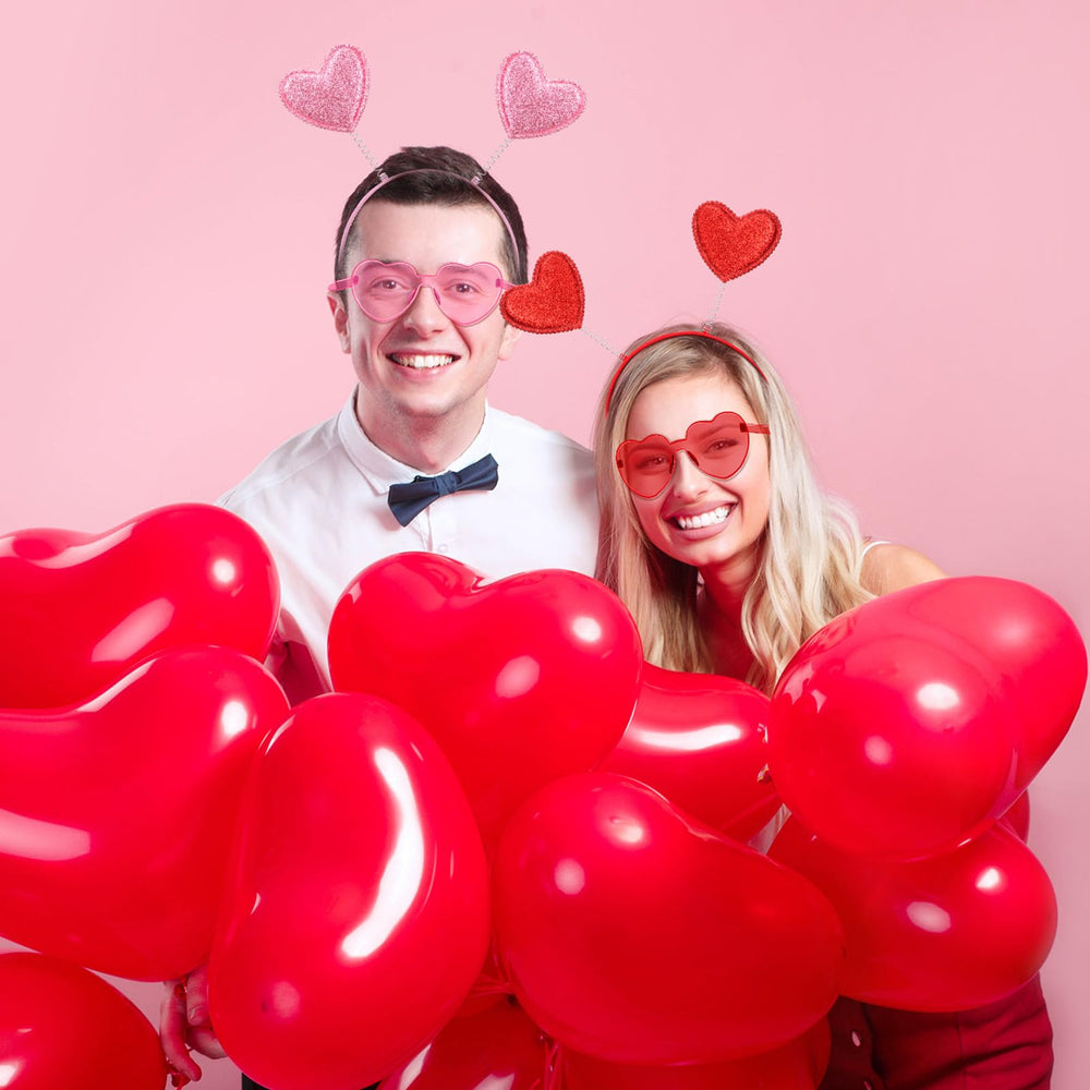 Ensemble Valentin 48 pièces Yunsailing pour fêtes et photos.