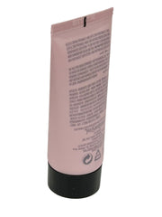 Application de MON PARIS – lotion parfumée pratique en déplacement