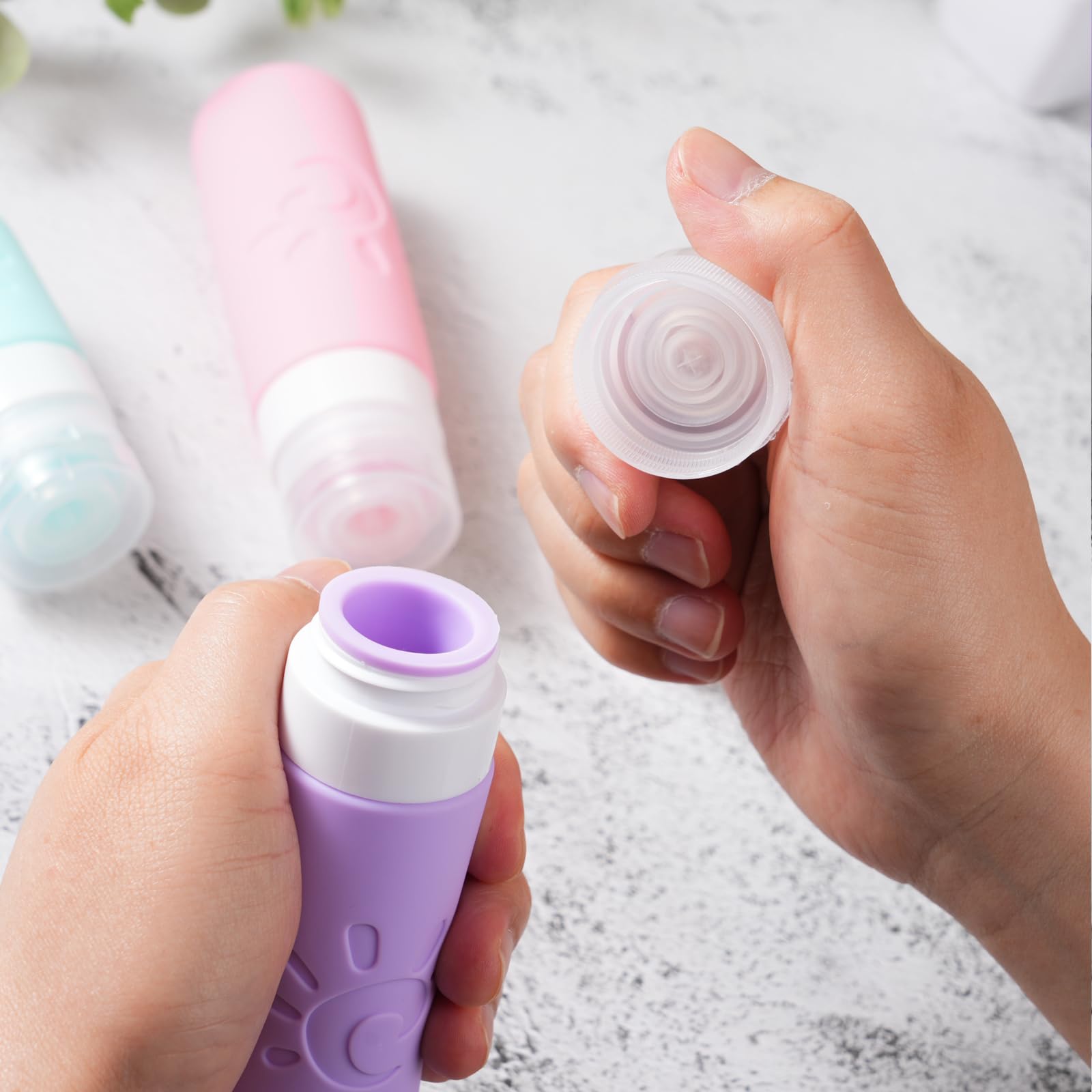Brosse de nettoyage Zafit facilitant l'entretien des contenants après chaque voyage.
