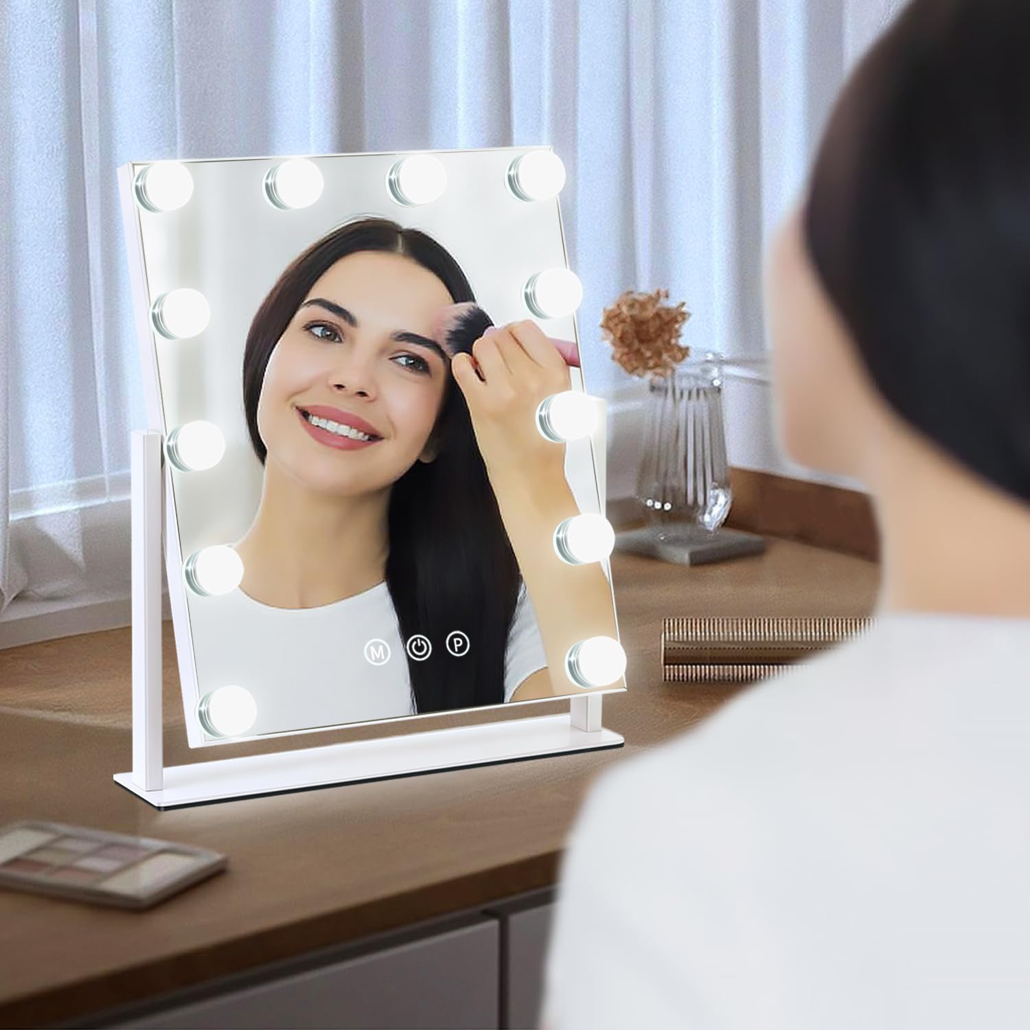 Miroir ZBOCAI, design fin et élégant sur bureau.
