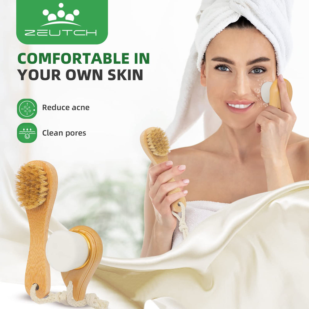 Mini brosse visage Zeutch à fibres douces pour soin délicat.