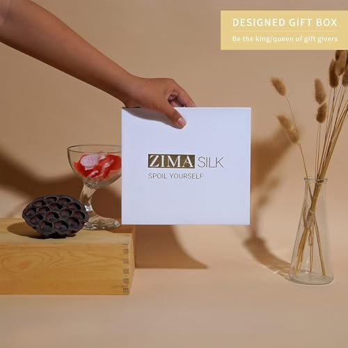 Bonnet ZIMASILK rose utilisé lors du yoga ou de la détente.
