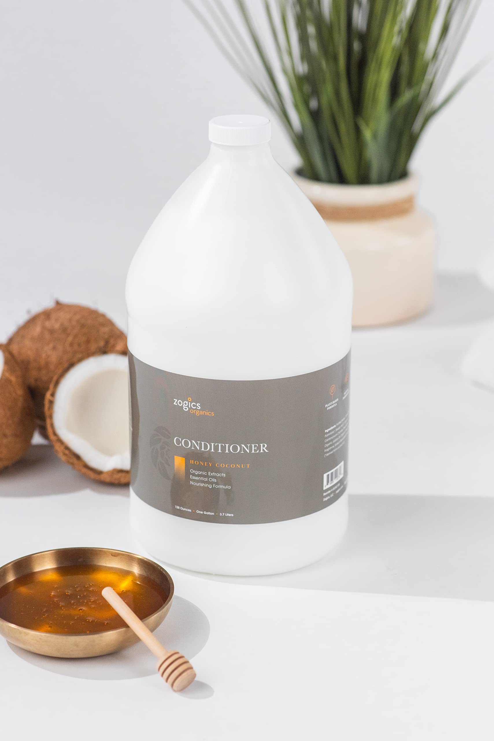 Zogics Organics Conditionneur: emballage recyclable soutenant une approche professionnelle durable.